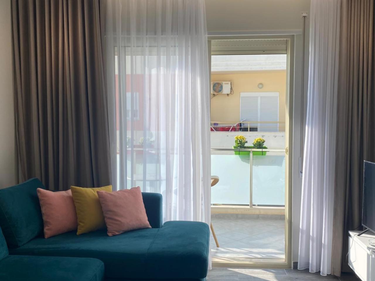 Luxury Seaview Vlora Flat Free Parking Apartment Bilik gambar